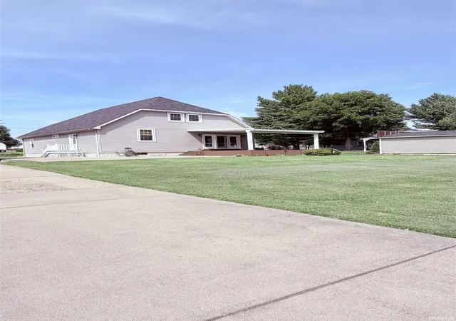 Photo 3 of Sale Pending at 711 W 2nd Street, Bicknell, IN 47512 | MLS# 202636236 | Listing updated on 2026-09-08