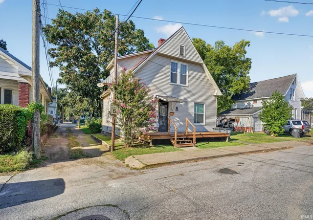 Photo 3 of Sale Pending at 646 Madison Ave, Evansville, IN 47713 | MLS# 202636247 | Listing updated on 2026-09-14