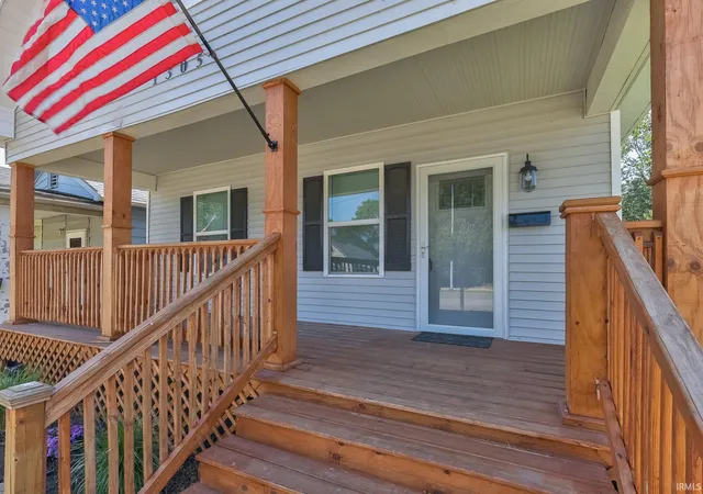 Photo 2 of Sale Pending at 1305 E Walnut St, Evansville, IN 47714 | MLS# 202636249 | Listing updated on 2026-09-03