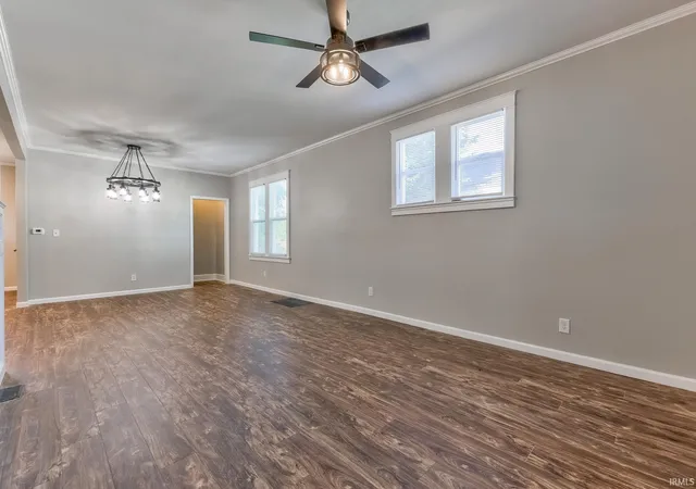 Photo 3 of Sale Pending at 1305 E Walnut St, Evansville, IN 47714 | MLS# 202636249 | Listing updated on 2026-09-03