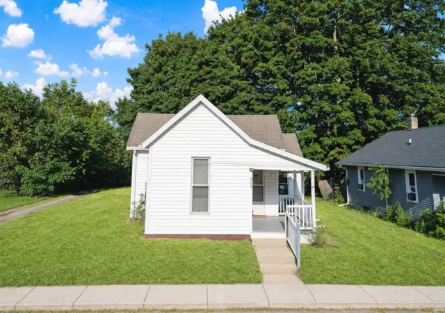 Photo 2 of Manufactured home for sale at 427 Park Ave, New Castle, IN 47362 | MLS# 202636252 | Listing updated on 2026-09-21