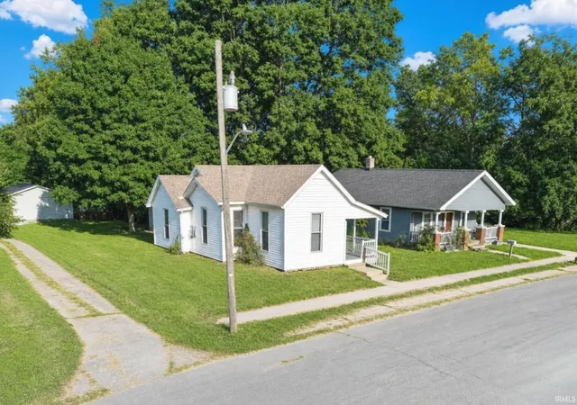 Photo 3 of Manufactured home for sale at 427 Park Ave, New Castle, IN 47362 | MLS# 202636252 | Listing updated on 2026-09-21
