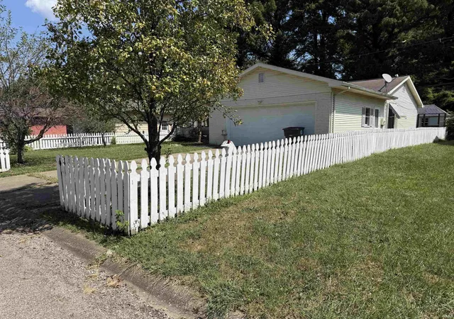 Photo 2 of Manufactured home for sale at 812 Audubon Dr, Evansville, IN 47715 | MLS# 202636267 | Listing updated on 2026-09-03