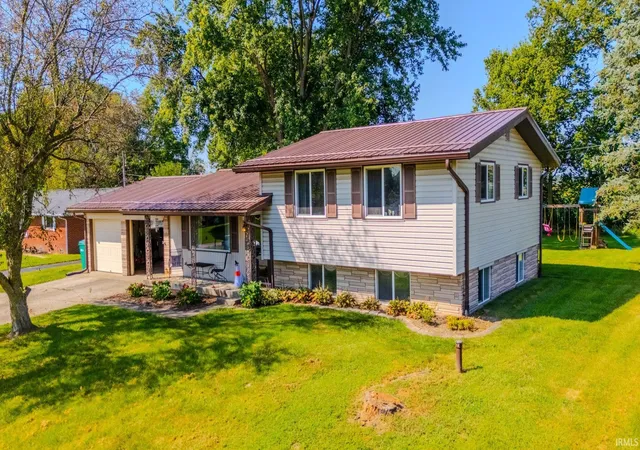 Photo 2 of Manufactured home for sale at 3925 N Avalon Dr, Marion, IN 46952 | MLS# 202636272 | Listing updated on 2026-09-10