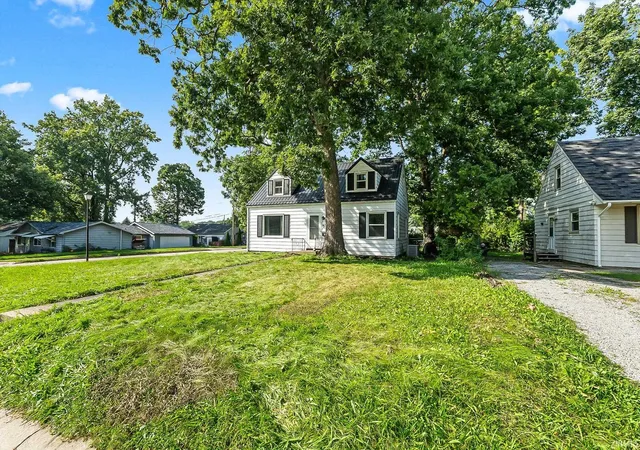 Photo 3 of Sale Pending at 1820 Trinity Blvd, Fort Wayne, IN 46808 | MLS# 202636282 | Listing updated on 2026-09-07