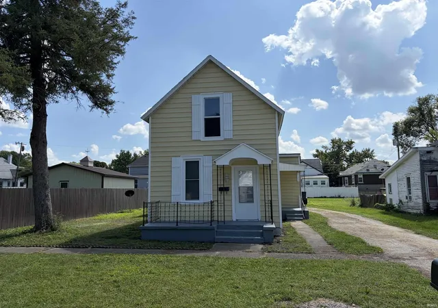 Photo 2 of Single family home for sale at 806 E 4th Street, Fowler, IN 47944 | MLS# 202636283 | Listing updated on 2026-10-19