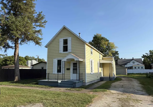 Photo 3 of Single family home for sale at 806 E 4th Street, Fowler, IN 47944 | MLS# 202636283 | Listing updated on 2026-10-19