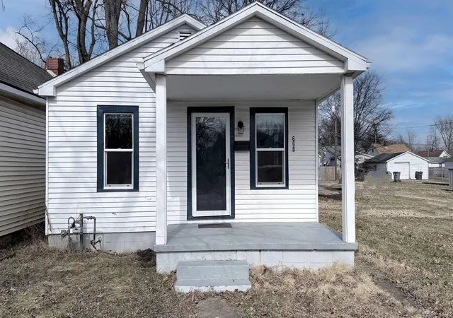 Photo 1 of Sale Pending at 608 Ravenswood Dr, Evansville, IN 47713 | MLS# 202636284 | Listing updated on 2026-09-18