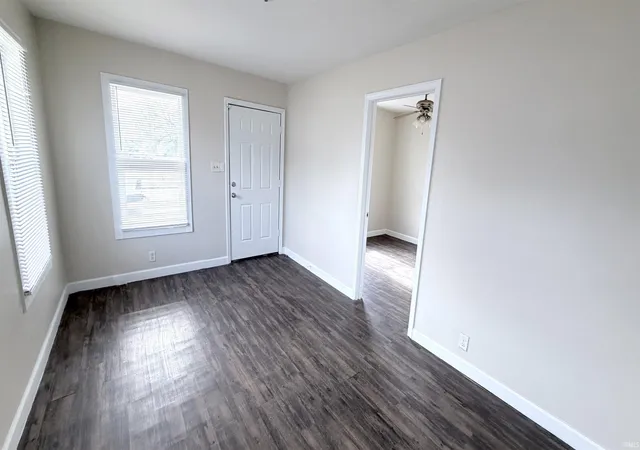 Photo 2 of Sale Pending at 608 Ravenswood Dr, Evansville, IN 47713 | MLS# 202636284 | Listing updated on 2026-09-18