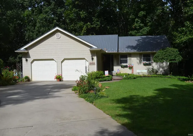 Photo 1 of Manufactured home for sale at 10013 N Hasse Ct, Syracuse, IN 46567 | MLS# 202636291 | Listing updated on 2026-09-03