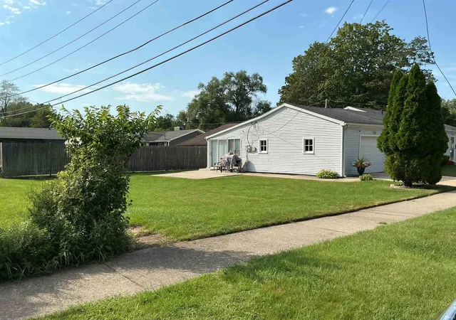 Photo 3 of Manufactured home for sale at 2304 Bergan St, South Bend, IN 46628 | MLS# 202636295 | Listing updated on 2026-09-13