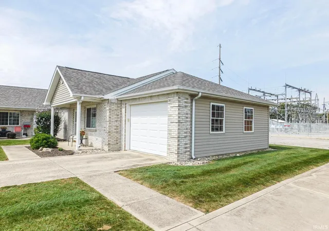 Photo 3 of Sale Pending at 205 W Spring St #A, Bluffton, IN 46714 | MLS# 202636314 | Listing updated on 2026-09-29