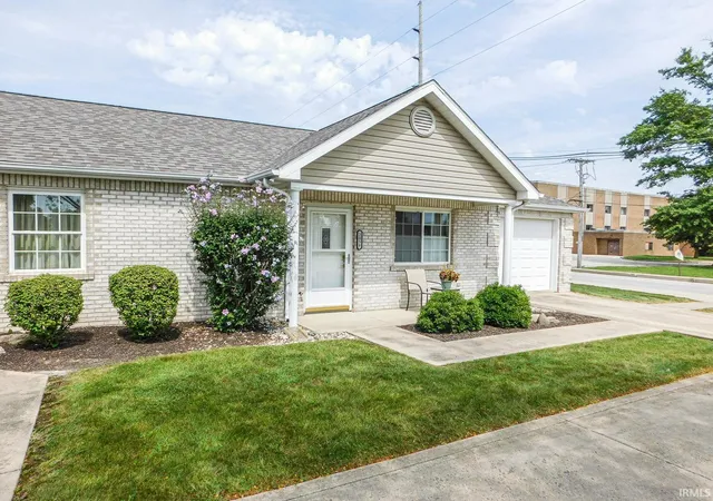 Photo 4 of Sale Pending at 205 W Spring St #A, Bluffton, IN 46714 | MLS# 202636314 | Listing updated on 2026-09-29