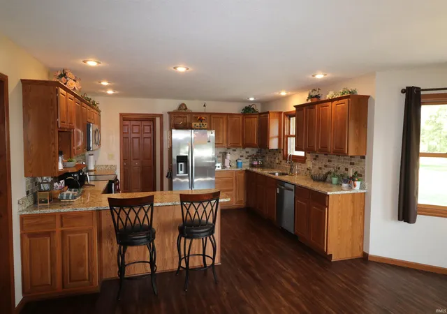 Photo 4 of Manufactured home for sale at 1681 E Garnett Dr, Frankfort, IN 46041 | MLS# 202636322 | Listing updated on 2026-09-08