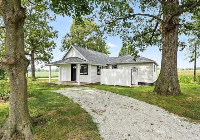 Photo 4 of Sale Pending at 11932 Taylor Rd, Churubusco, IN 46723 | MLS# 202636327 | Listing updated on 2026-09-12
