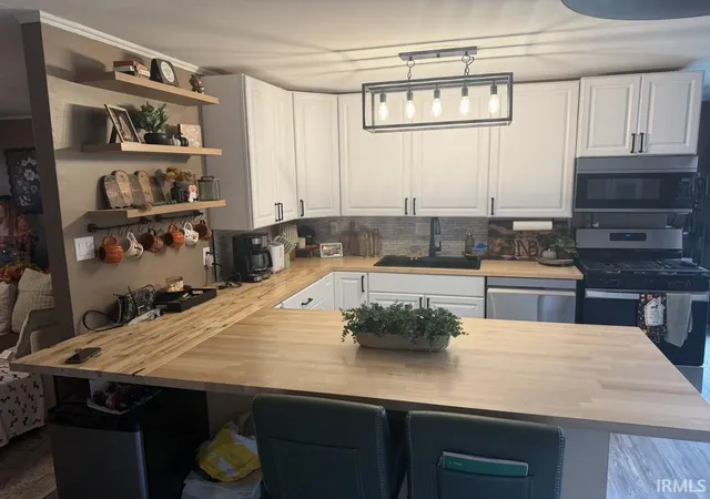 Photo 2 of Manufactured home for sale at 106 S Moore St, Brookston, IN 47923 | MLS# 202636328 | Listing updated on 2026-09-22