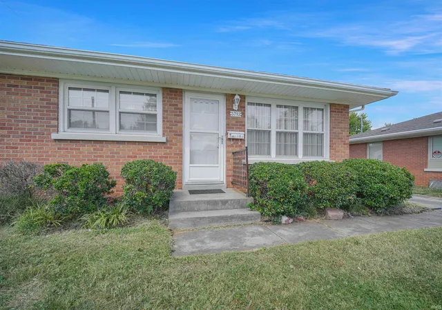 Photo 3 of Manufactured home for sale at 3712 Conlin Ave, Evansville, IN 47714 | MLS# 202636335 | Listing updated on 2026-09-03