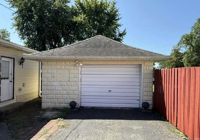 Photo 3 of Manufactured home for sale at 215 E Lyman St, Francesville, IN 47946 | MLS# 202636340 | Listing updated on 2026-09-04