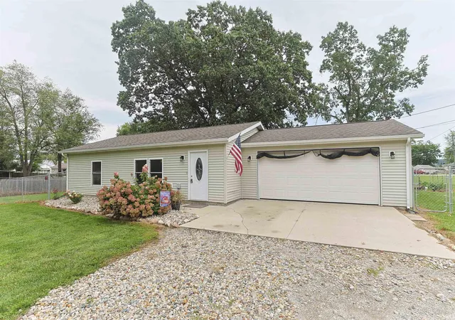 Photo 2 of Sale Pending at 58056 Morgan St, Elkhart, IN 46517 | MLS# 202636347 | Listing updated on 2026-09-04