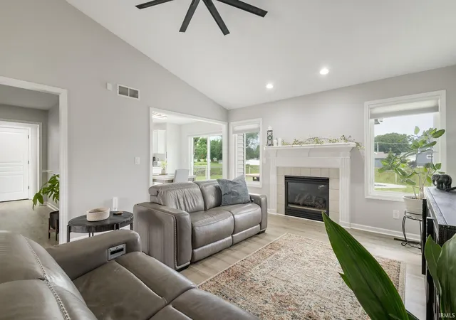 Photo 2 of Sale Pending at 11101 Golden Pheasant Dr, Osceola, IN 46561 | MLS# 202636360 | Listing updated on 2026-09-09