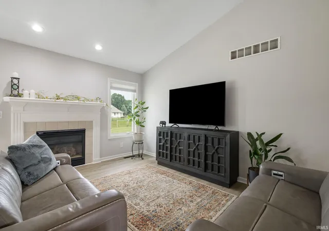 Photo 3 of Sale Pending at 11101 Golden Pheasant Dr, Osceola, IN 46561 | MLS# 202636360 | Listing updated on 2026-09-09