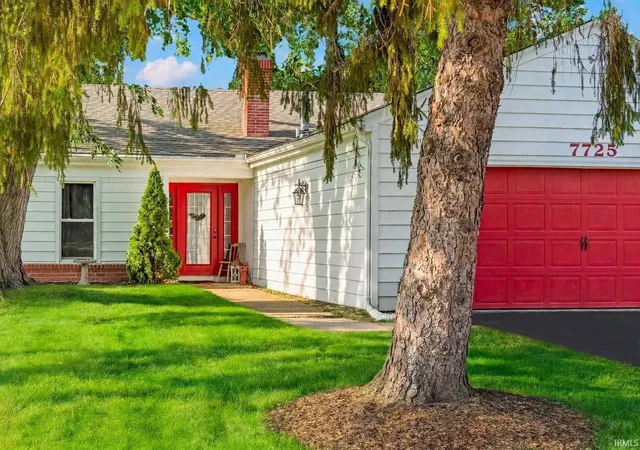 Photo 3 of Sale Pending at 7725 Glenoak Pkwy, Fort Wayne, IN 46815 | MLS# 202636363 | Listing updated on 2026-09-18