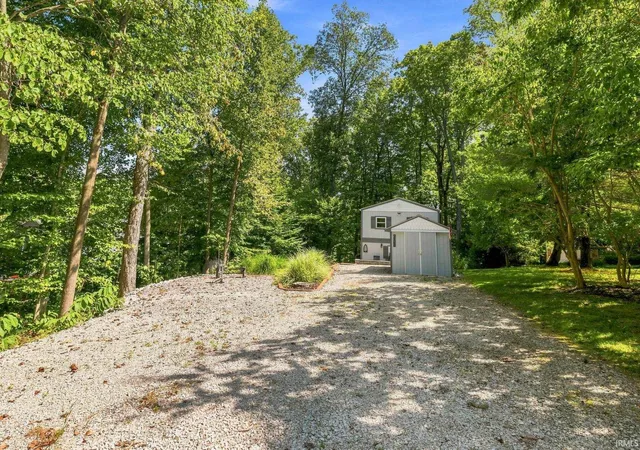 Photo 4 of Manufactured home for sale at 8031 Ctr Lake Rd, Nineveh, IN 46164 | MLS# 202636367 | Listing updated on 2026-09-14