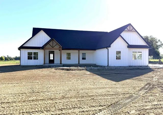 Manufactured home for sale at 7 Fennec Ln, Crawfordsville, IN 47933 | MLS# 202636369