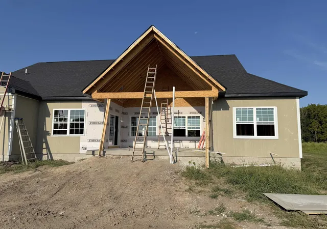 Photo 2 of Manufactured home for sale at 7 Fennec Ln, Crawfordsville, IN 47933 | MLS# 202636369 | Listing updated on 2026-09-04