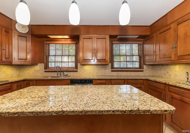Photo 3 of Manufactured home for sale at 420 N Brentwood Ln, Muncie, IN 47304 | MLS# 202636394 | Listing updated on 2026-10-06