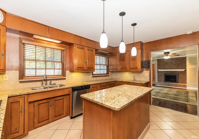 Photo 4 of Manufactured home for sale at 420 N Brentwood Ln, Muncie, IN 47304 | MLS# 202636394 | Listing updated on 2026-10-06