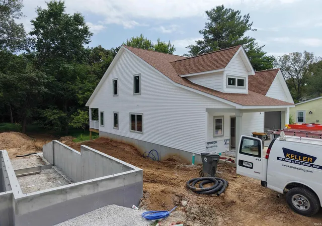 Photo 3 of Manufactured home for sale at 1829 S Maxwell St, Bloomington, IN 47401 | MLS# 202636405 | Listing updated on 2026-09-09