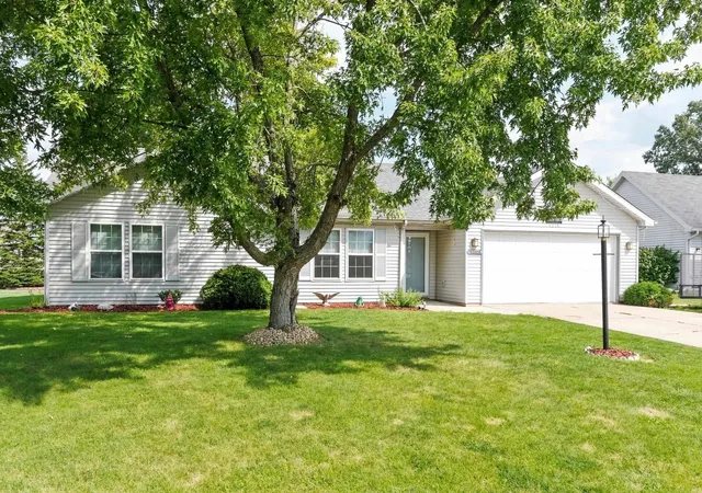 Photo 2 of Sale Pending at 1210 Virginia Ln, Auburn, IN 46706 | MLS# 202636410 | Listing updated on 2026-09-05