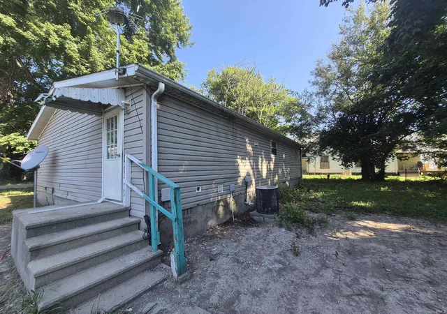 Photo 3 of Manufactured home for sale at 112 N Pond St, Freelandville, IN 47535 | MLS# 202636415 | Listing updated on 2026-09-04
