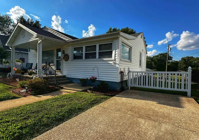 Photo 2 of Manufactured home for sale at 1804 Grand Ave, Washington, IN 47501 | MLS# 202636430 | Listing updated on 2026-09-04