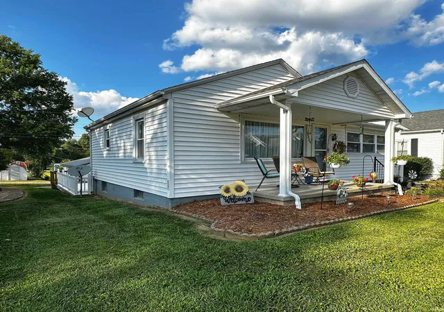 Photo 2 of Manufactured home for sale at 1804 Grand Ave, Washington, IN 47501 | MLS# 202636430 | Listing updated on 2026-09-04