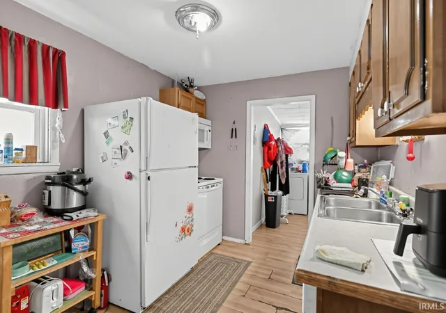Photo 3 of Manufactured home for sale at 523 W Franklin St, Winchester, IN 47394 | MLS# 202636433 | Listing updated on 2026-09-06