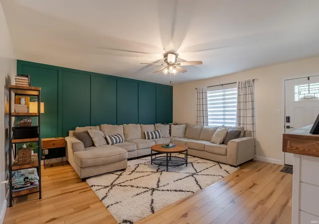 Photo 3 of Sale Pending at 5817 Berry Ln, Evansville, IN 47710 | MLS# 202636434 | Listing updated on 2026-09-26