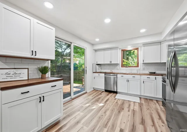Photo 2 of Manufactured home for sale at 7721 Valley Meadows Dr, Fort Wayne, IN 46815 | MLS# 202636455 | Listing updated on 2026-09-08