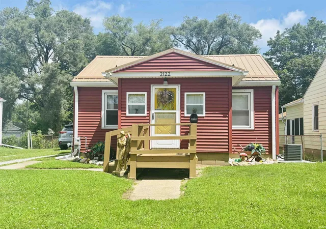 Photo 3 of Sale Pending at 2122 Meharry St, Lafayette, IN 47904 | MLS# 202636469 | Listing updated on 2026-09-16