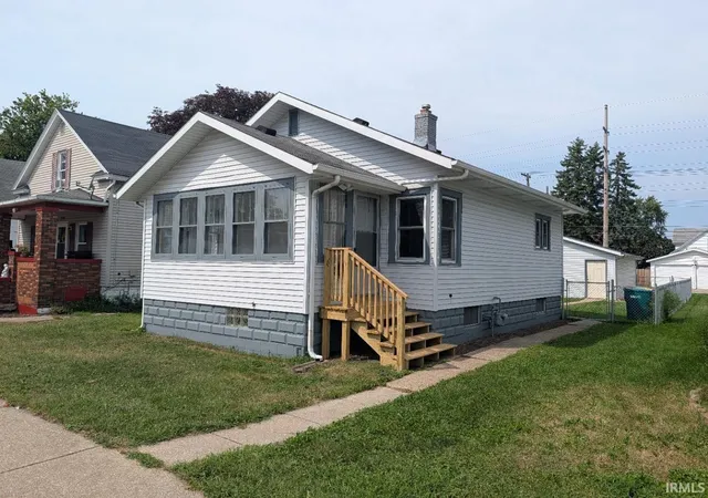 Photo 1 of Sale Pending at 122 E 13th Street, Mishawaka, IN 46544 | MLS# 202636481 | Listing updated on 2026-09-14