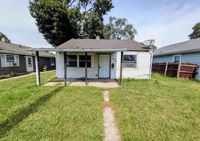Photo 1 of Sale Pending at 1024 W Lusher Ave, Elkhart, IN 46517 | MLS# 202636502 | Listing updated on 2026-09-14