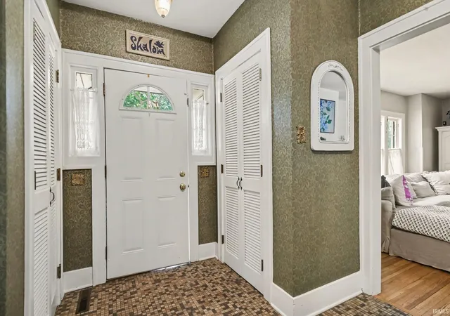 Photo 3 of Manufactured home for sale at 131 S Vine St, Elkhart, IN 46514 | MLS# 202636503 | Listing updated on 2026-09-14
