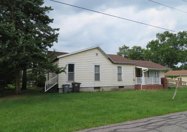 Photo 3 of Manufactured home for sale at 1300 Laurel St, Elkhart, IN 46514 | MLS# 202636505 | Listing updated on 2026-09-04