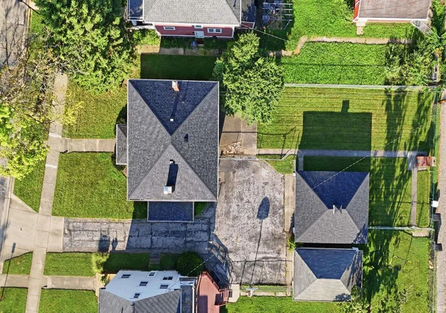 Photo 3 of Sale Pending at 1915 Lynn Ave, Fort Wayne, IN 46805 | MLS# 202636507 | Listing updated on 2026-09-11
