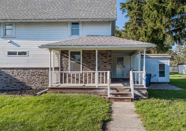 Photo 2 of Manufactured home for sale at 806 E 5th Street, Auburn, IN 46706 | MLS# 202636508 | Listing updated on 2026-09-06