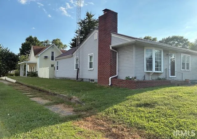 Photo 2 of Manufactured home for sale at 206 S Ellen St, Elnora, IN 47529 | MLS# 202636529 | Listing updated on 2026-09-04