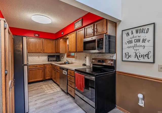 Photo 4 of Manufactured home for sale at 900 Ontario Ln, Auburn, IN 46706 | MLS# 202636535 | Listing updated on 2026-09-18