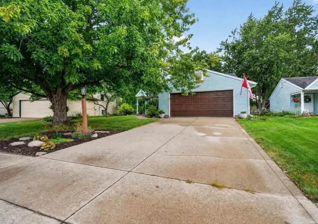 Photo 2 of Sale Pending at 6521 Pine Meadows Ln, Fort Wayne, IN 46835 | MLS# 202636539 | Listing updated on 2026-09-05