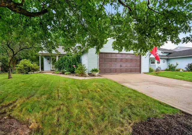 Photo 3 of Sale Pending at 6521 Pine Meadows Ln, Fort Wayne, IN 46835 | MLS# 202636539 | Listing updated on 2026-09-05